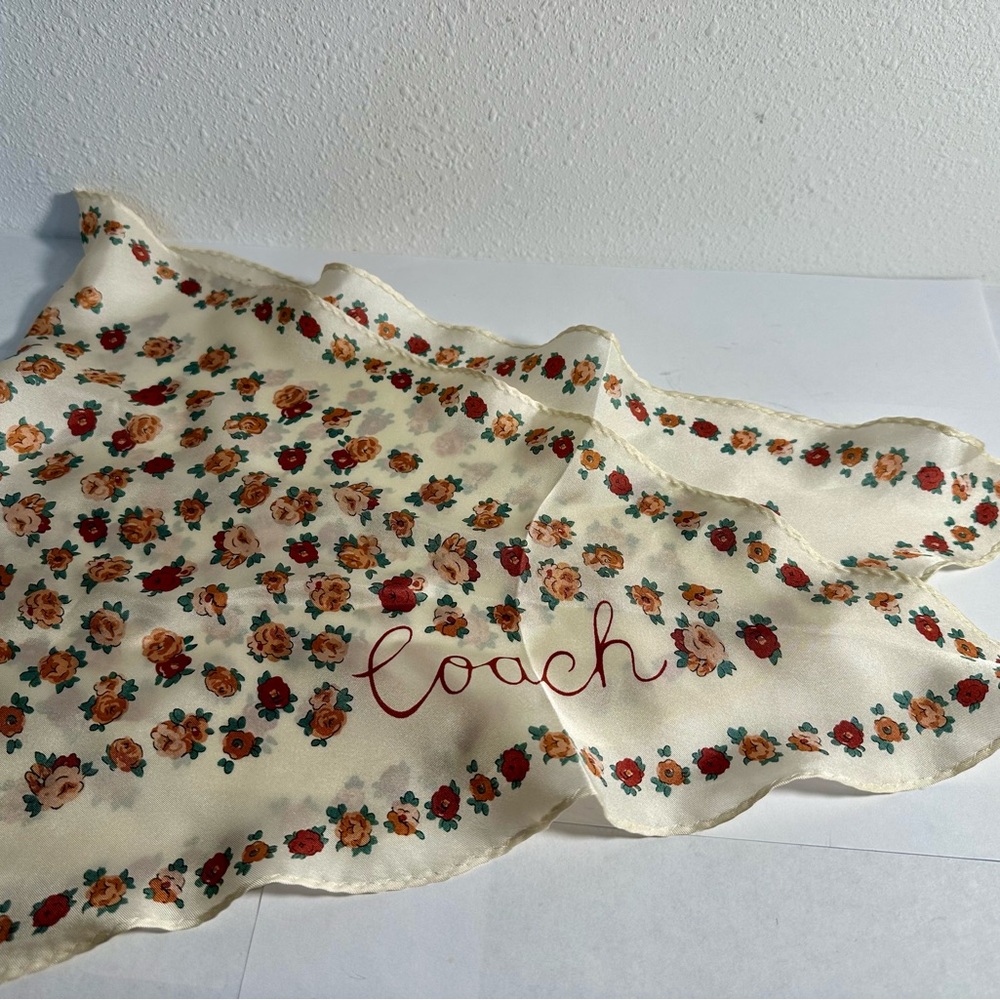 COACH: Essential Tea Rose Silk Diamond Scarf